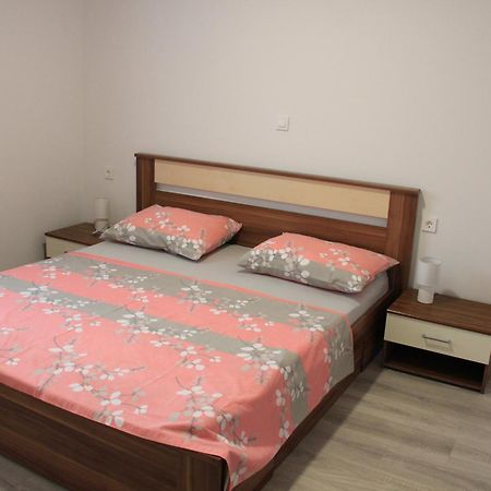 Milwe Apartment Ražanac Exterior foto